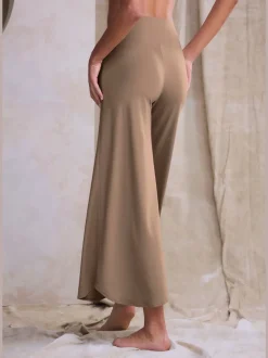 Pantalon large jupe-culotte doux avec ourlet arrondi