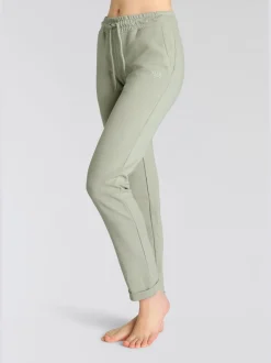 Pantalons confortables avec poches et logo brodé