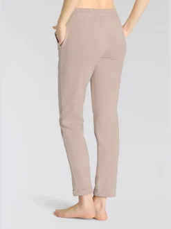 Pantalons confortables avec poches et logo brodé