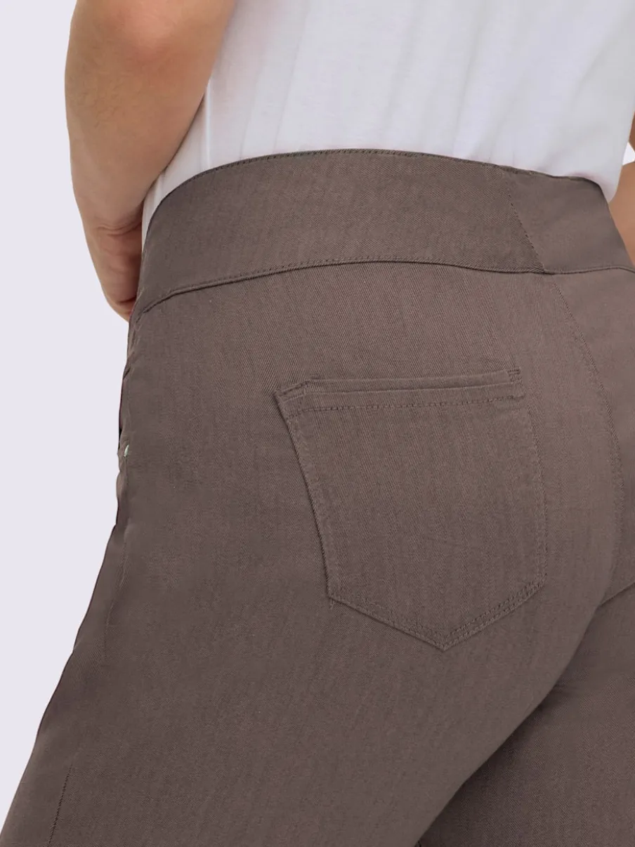 Pantalons confortables avec ceinture élastique et poches.