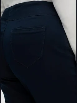 Pantalons confortables avec ceinture élastique et poches.
