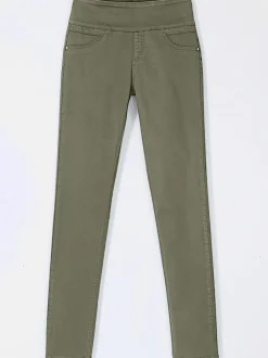 Pantalons confortables avec ceinture élastique et poches.