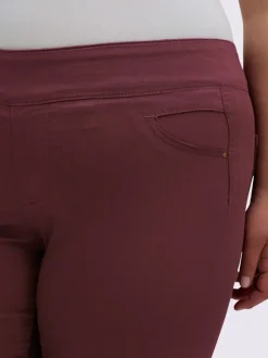 Pantalons confortables avec ceinture élastique et poches.