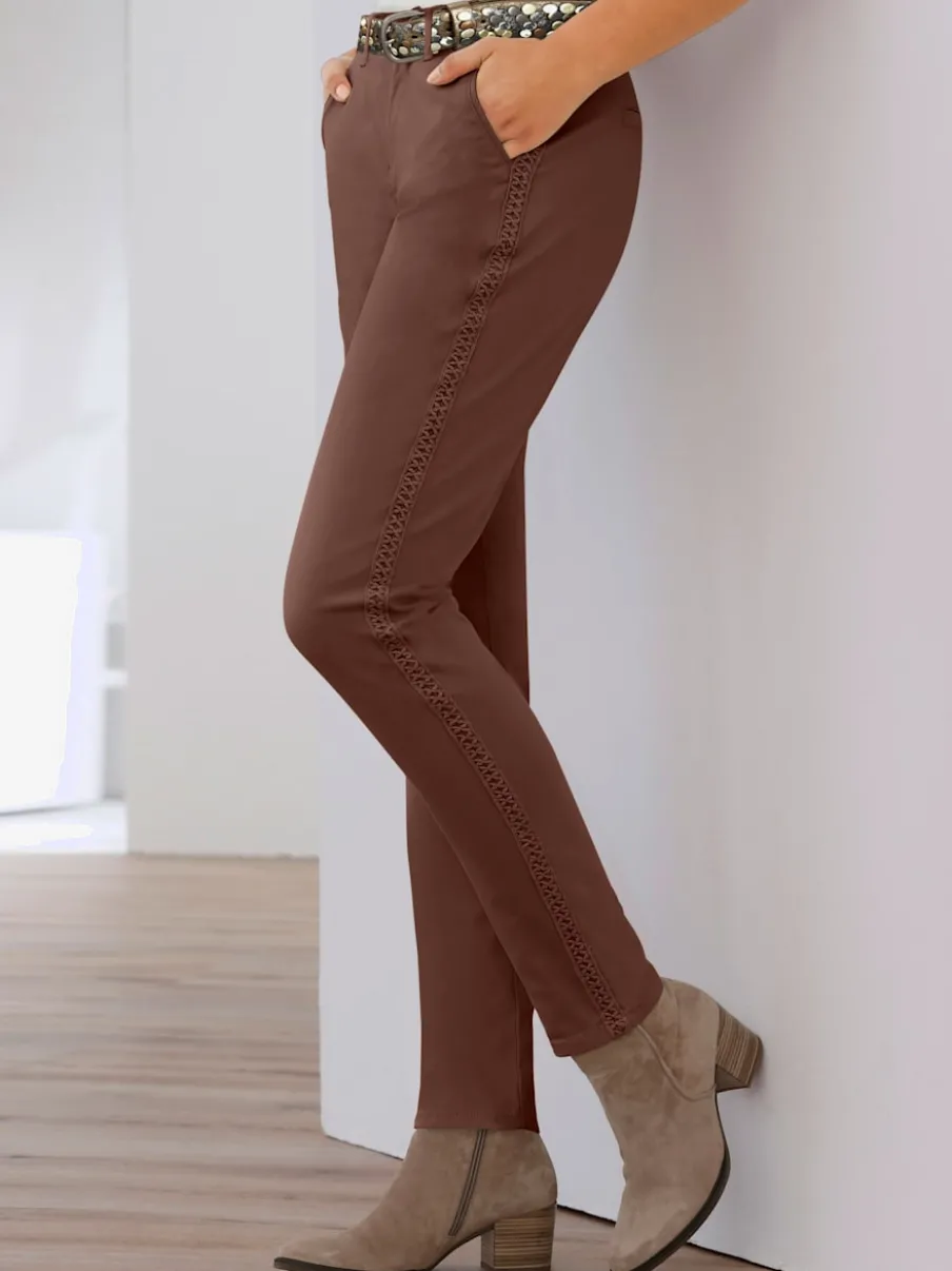 Pantalons droits avec poches et ceinture pratique