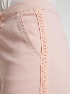 Pantalons droits avec poches et ceinture pratique