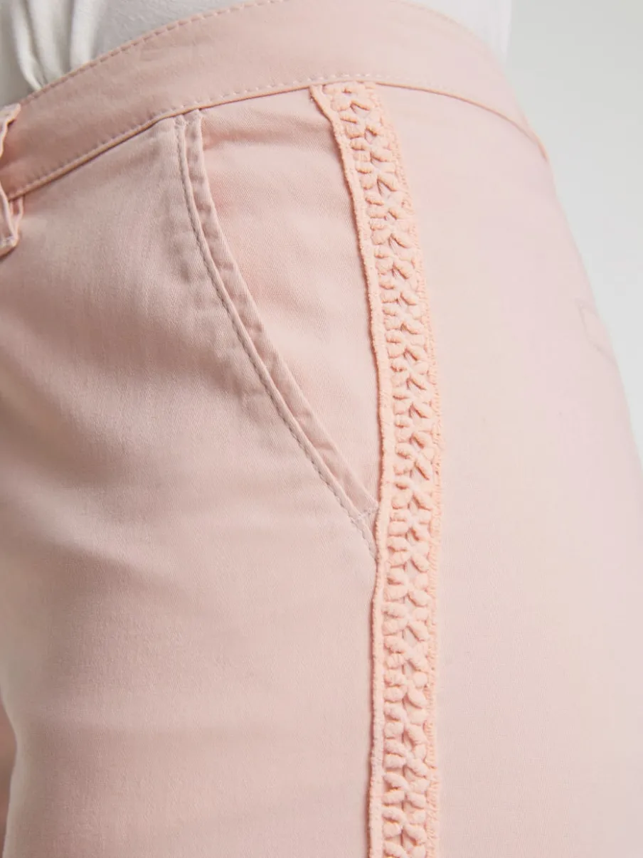 Pantalons droits avec poches et ceinture pratique