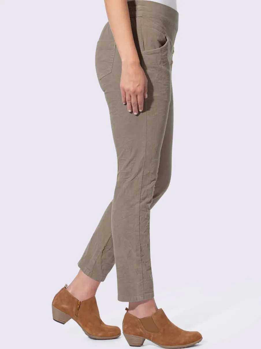Pantalons en velours côtelé avec poches latérales pratiques