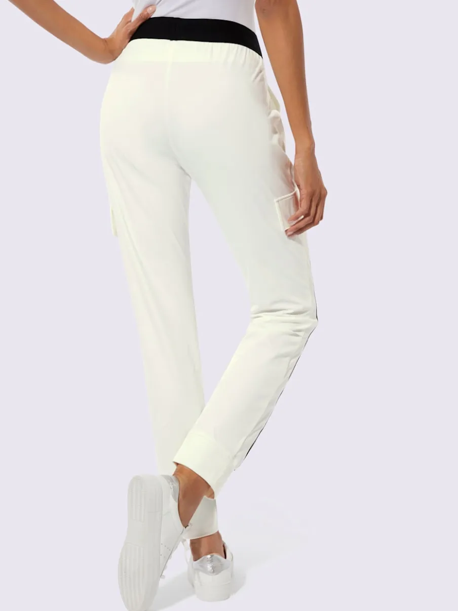 Pantalons jogpants avec poches latérales et empiècements contrastés