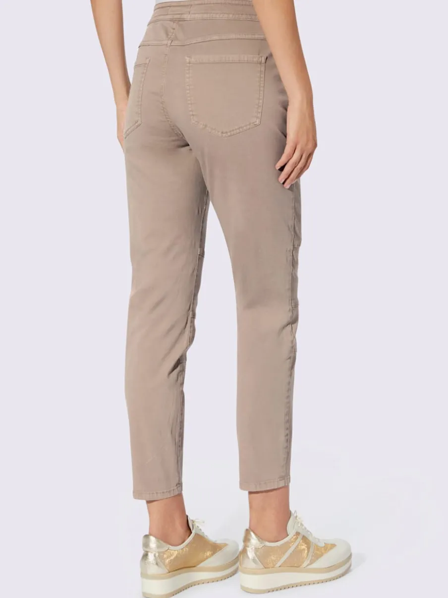 Pantalons sportifs avec glissières et poches pratiques