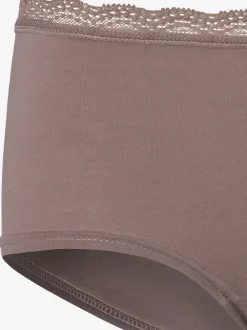 Panty gainant hipster avec joli bord en dentelle