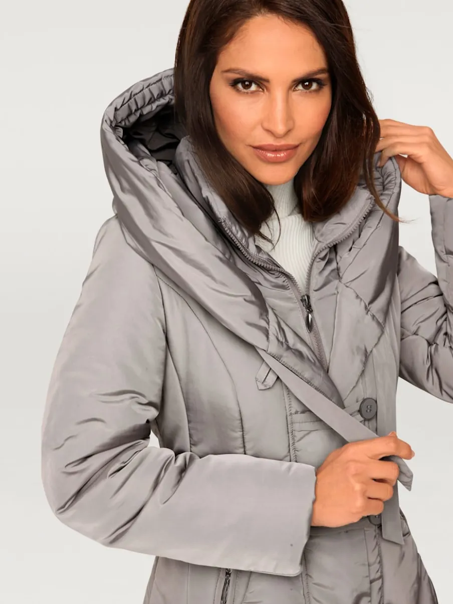 Parka d'extérieur avec col capuche et finition soignée