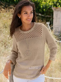 Pull ajouré col rond manches trois quarts motif tricoté