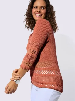 Pull ajouré col rond manches trois quarts motif tricoté
