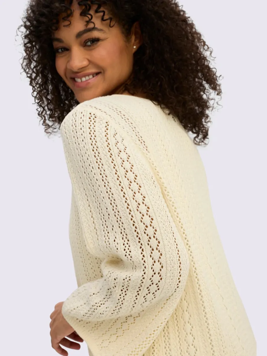 Pull ajouré encolure en v flatteuse