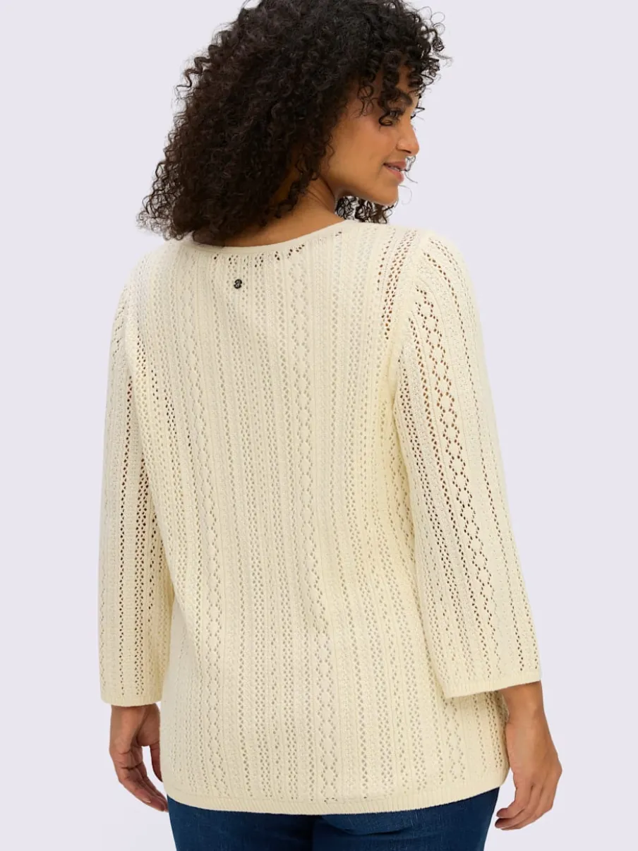 Pull ajouré encolure en v flatteuse