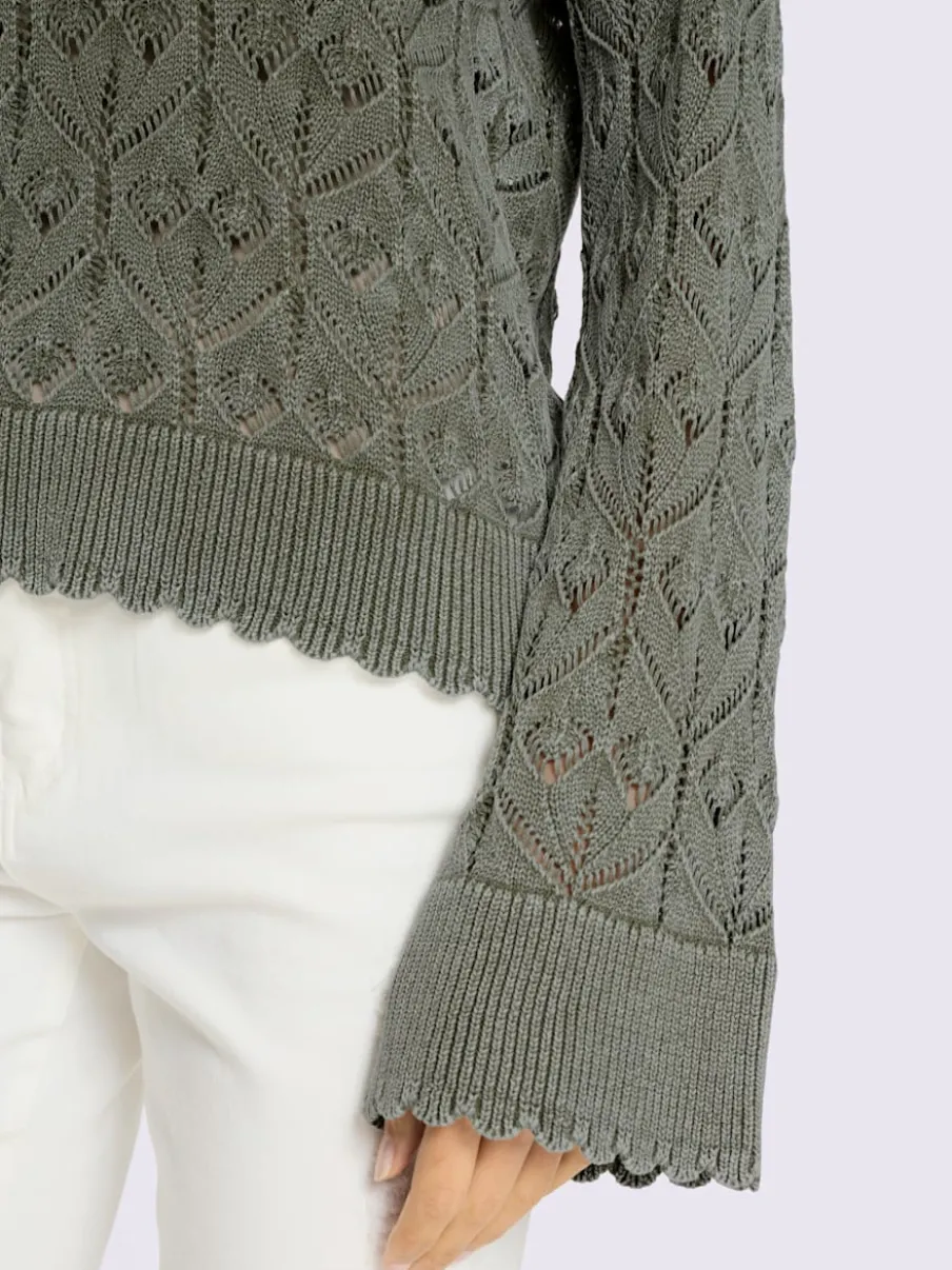 Pull ajouré léger à encolure ronde et manches longues