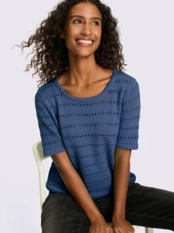 Pull ajouré léger à encolure ronde et manches courtes