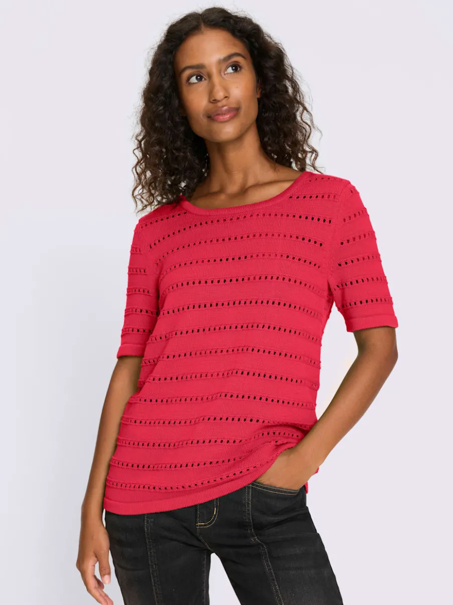 Pull ajouré léger à encolure ronde et manches courtes