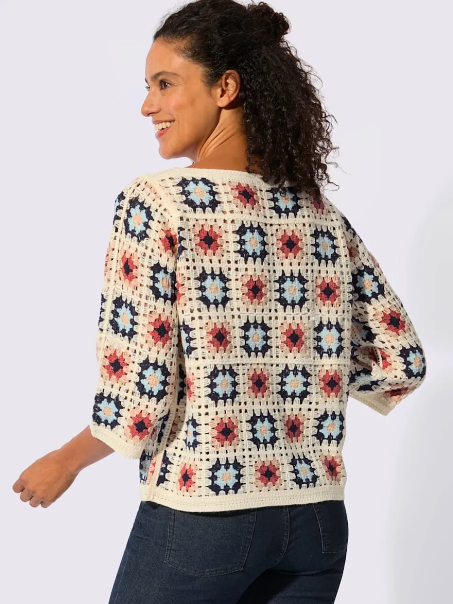 Pull au motif crochet avec col U et manches 3/4 larges