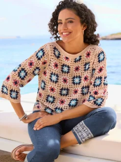 Pull au motif crochet avec col U et manches 3/4 larges