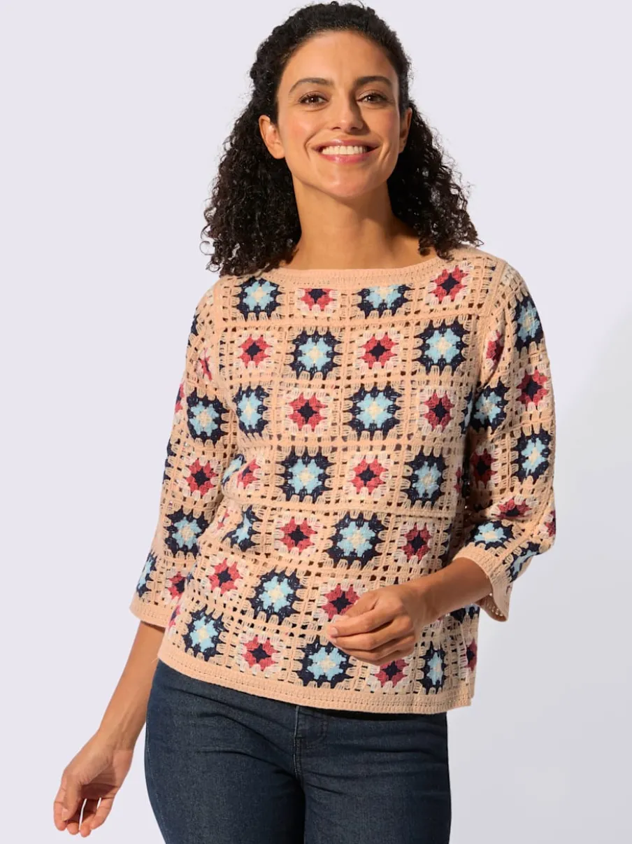 Pull au motif crochet avec col U et manches 3/4 larges