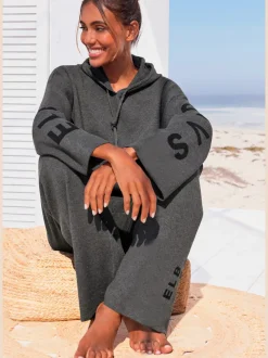 Pull à capuche doux avec logo pour touristes modernes