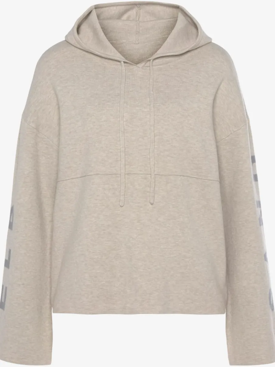 Pull à capuche doux avec logo pour touristes modernes