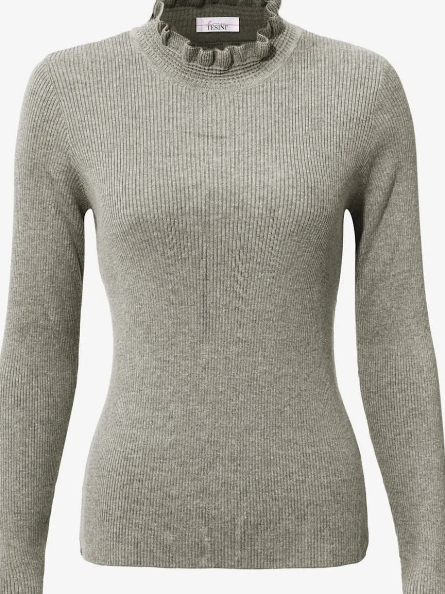Pull à col montant avec manches longues et coupe ajustée
