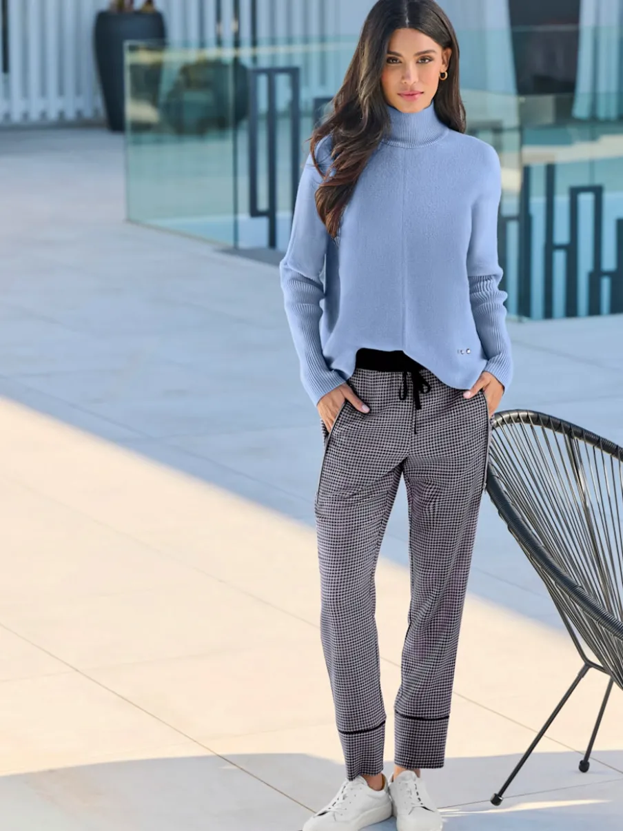 Pull à col montant en viscose doux à manches longues avec détails brillants