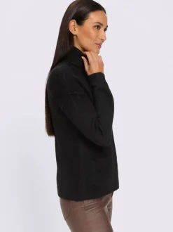 Pull à col roulé couture centrale devant