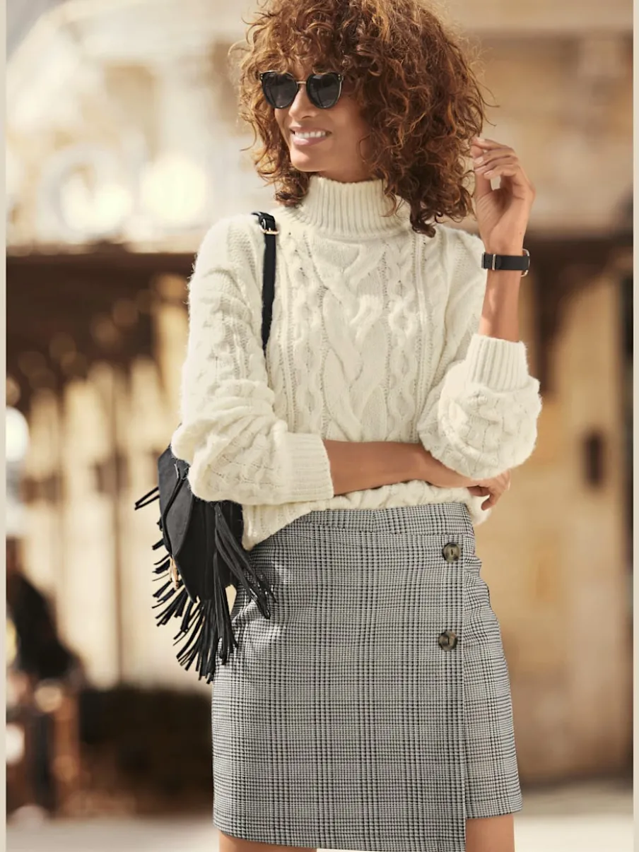 Pull à col tortue avec motif torsadé et mancherons