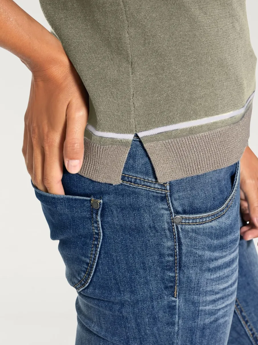 Pull à encolure ronde avec manches 3/4 en tricot doux et brillant