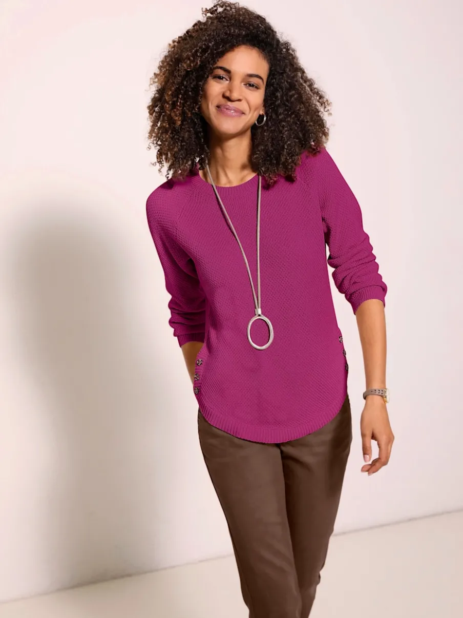 Pull encolure ronde à manches longues avec boutons décoratifs et finitions côtelées