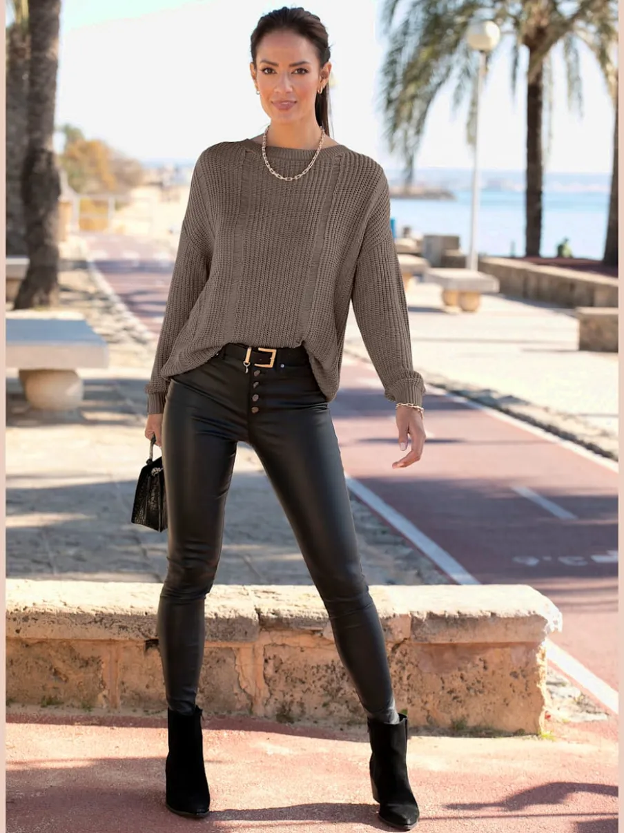 Pull en tricot avec encolure ronde et mancherons