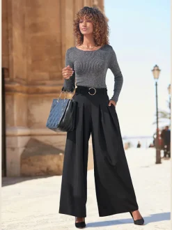 Pull en tricot brillant à encolure ronde avec manches longues