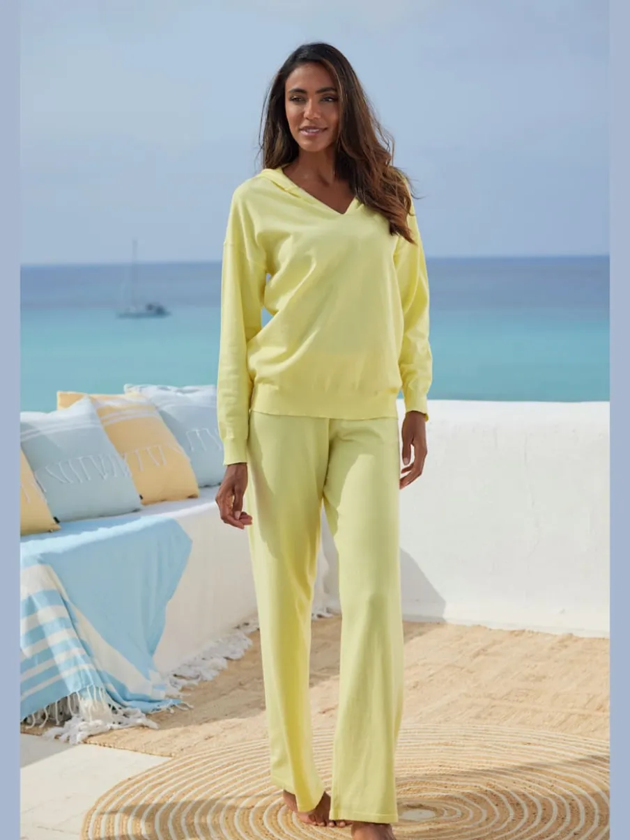 Pull en tricot à capuche avec encolure en V doux