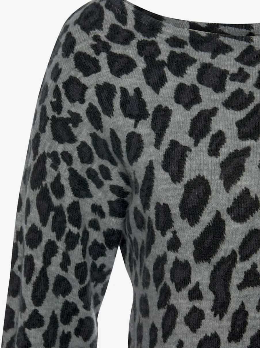 Pull en tricot à col large en U avec motif léopard