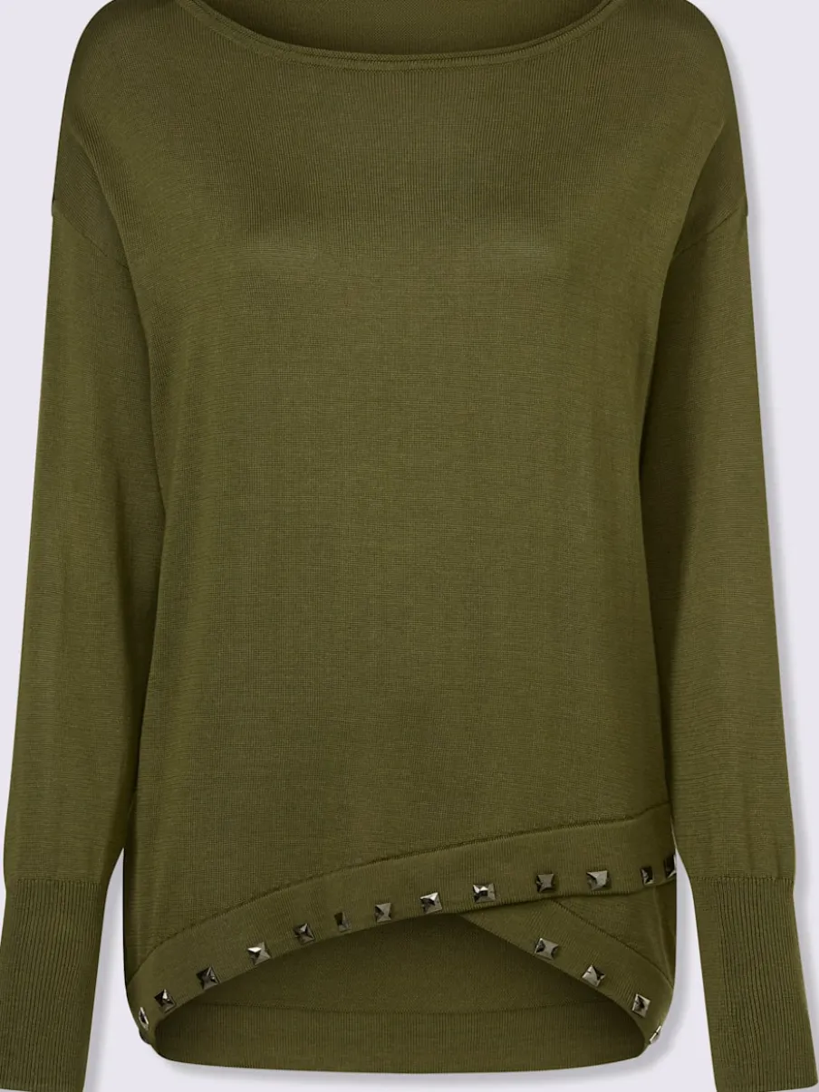 Pull en tricot à col rond asymétrique et rivets décoratifs