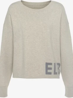 Pull en tricot doux avec encolure ronde et manches longues