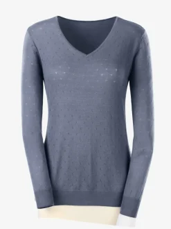 Pull en tricot doux col en V motif ajouré.