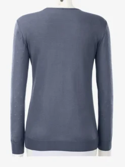 Pull en tricot doux col en V motif ajouré.