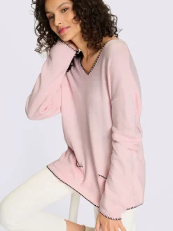 Pull en tricot doux à encolure en V et poches