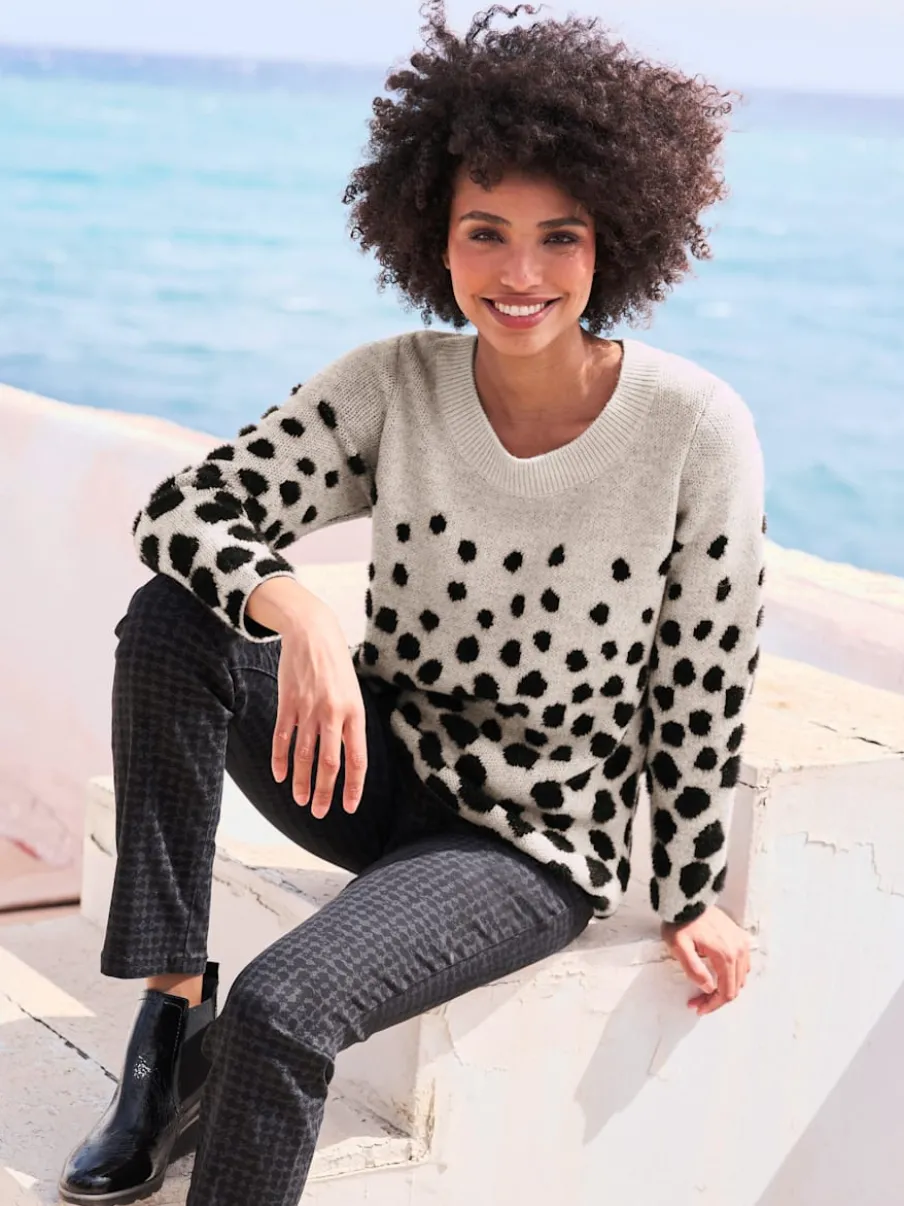 Pull en tricot doux à pois avec manches longues