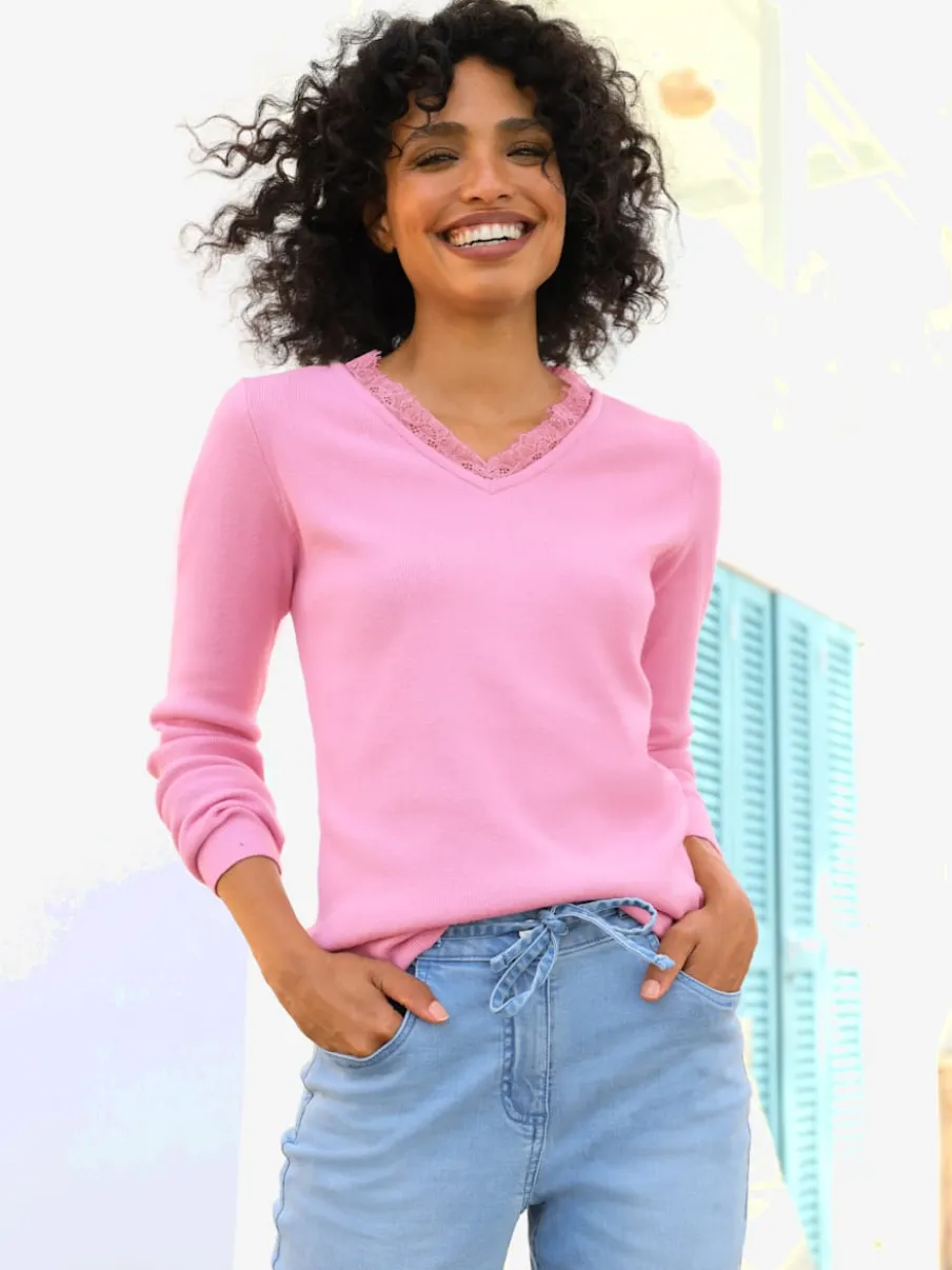 Pull en tricot fin avec dentelle au col v