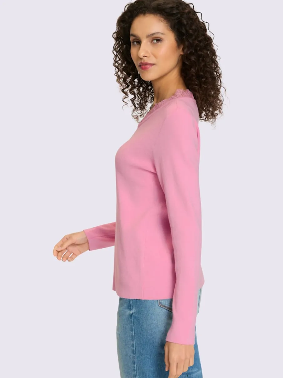 Pull en tricot fin avec dentelle au col v