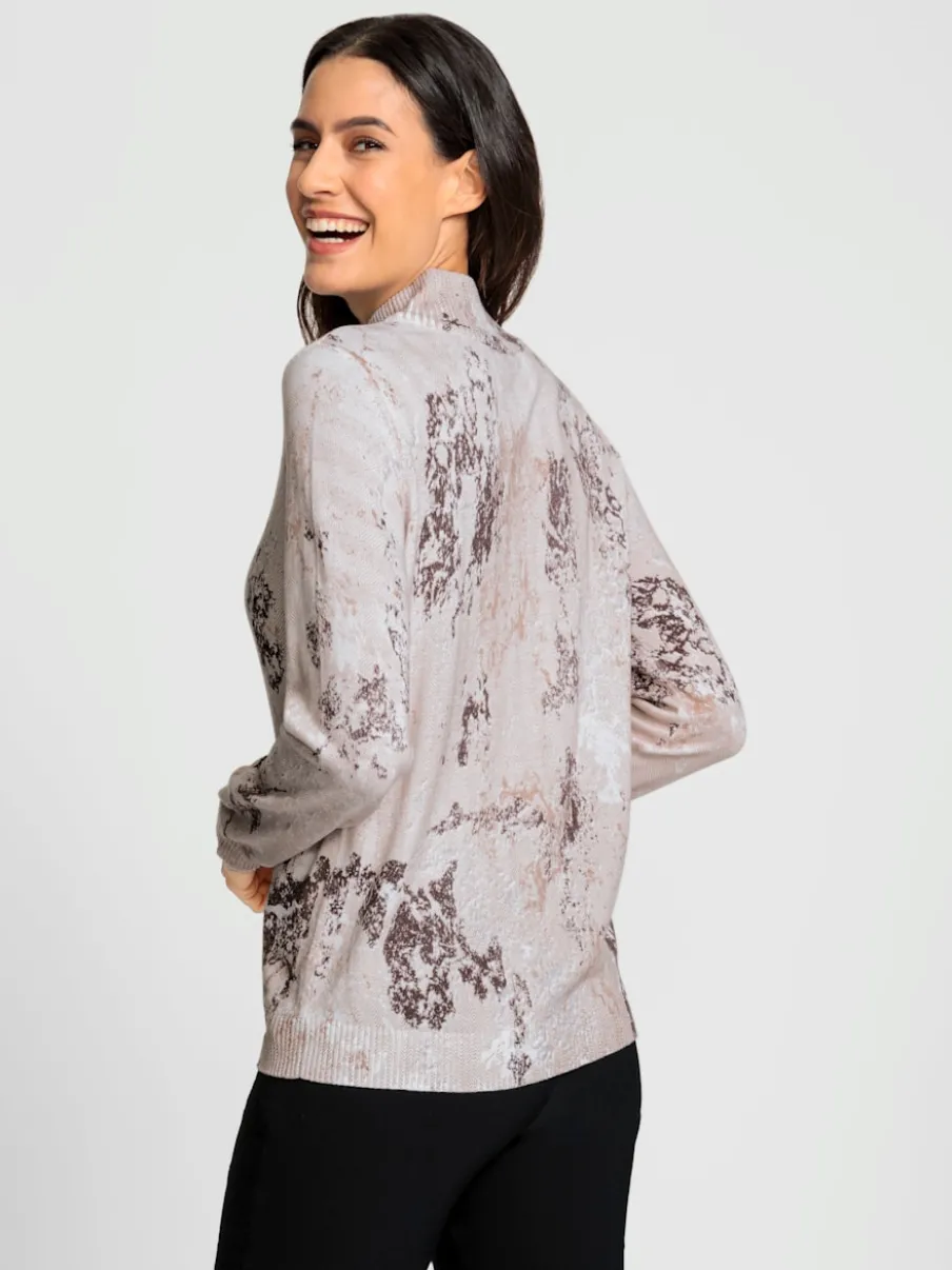 Pull en tricot fin à col montant et motif torsadé