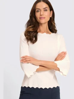 Pull en tricot fin à encolure en U et manches trompettes
