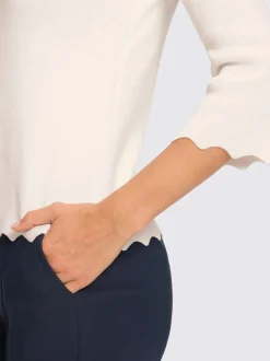 Pull en tricot fin à encolure en U et manches trompettes