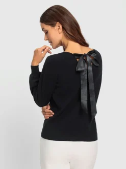 Pull en tricot fin encolure en V au dos