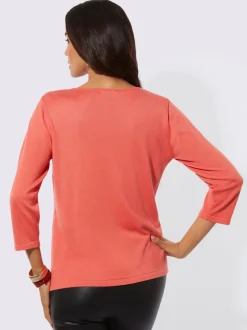 Pull en tricot fin à encolure ronde et manches 3/4 avec applications brillantes